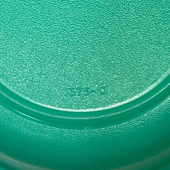 Vintage Tupperware Jadeite Green Grater and Container and Lid - Picture 9 of 11